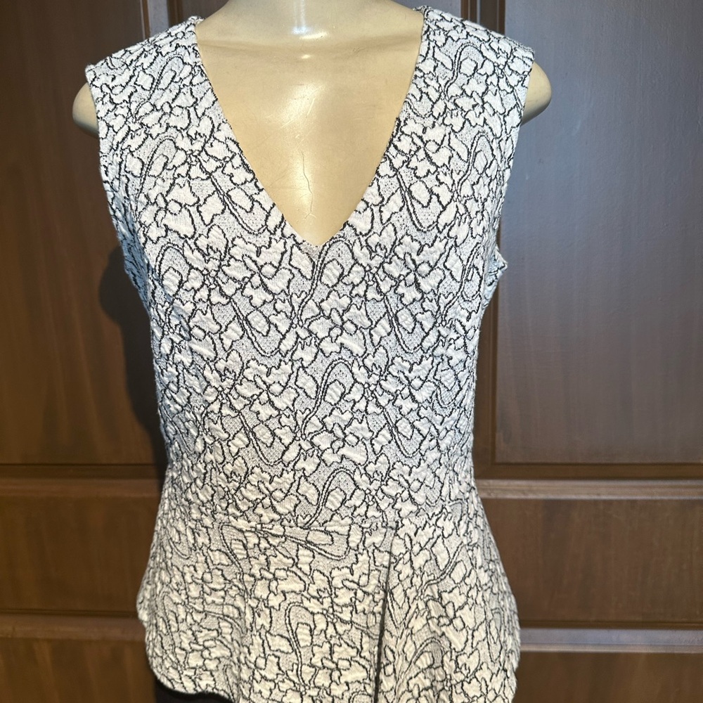BCBGMaxAzria Black and White Fitted Peplum Blouse